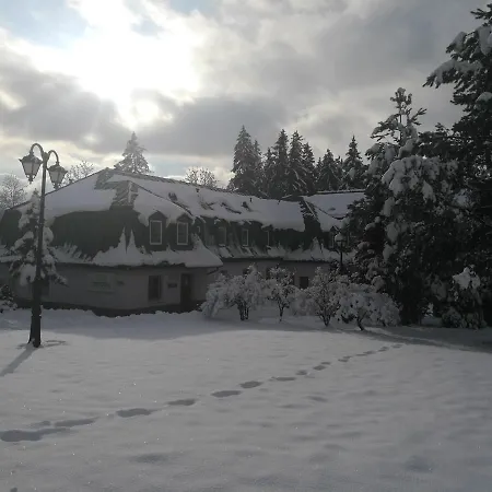 Osrodek Szkoleniowo- Wypoczynkowy Szarotka * Istebna