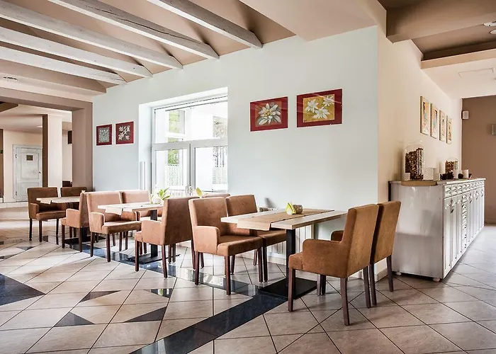 Osrodek Szkoleniowo- Wypoczynkowy Szarotka אתר נופש *